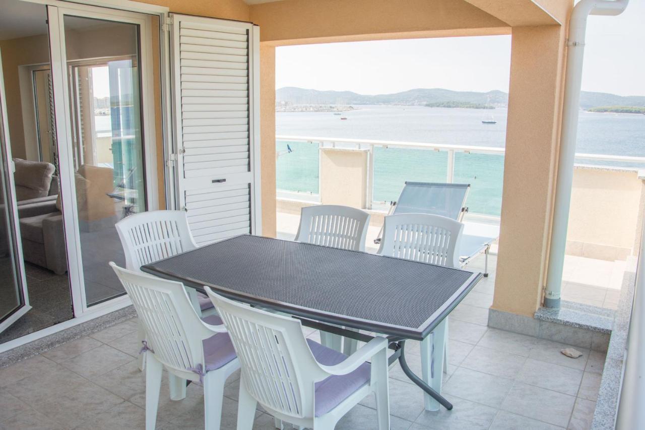Apartments Citrine On The Beach Biograd Na Moru Buitenkant foto